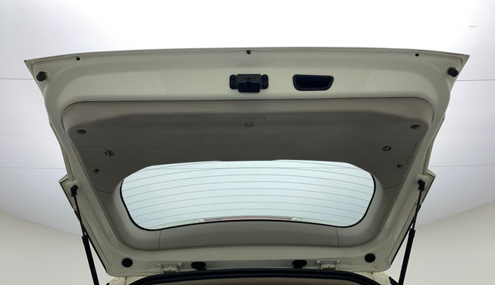 2019 Mahindra XUV300 1.2 W8 OPT, Petrol, Manual, 63,005 km, Boot Door Open