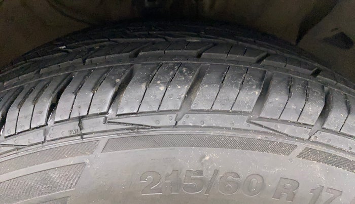 2018 Hyundai Creta SX AT 1.6 DIESEL, Diesel, Automatic, 59,190 km, Right Front Tyre Tread