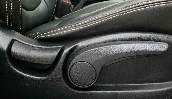 2018 Hyundai Creta SX AT 1.6 DIESEL, Diesel, Automatic, 59,190 km, Driver Side Adjustment Panel