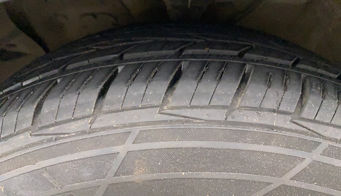 2018 Hyundai Creta SX AT 1.6 DIESEL, Diesel, Automatic, 59,190 km, Left Front Tyre Tread