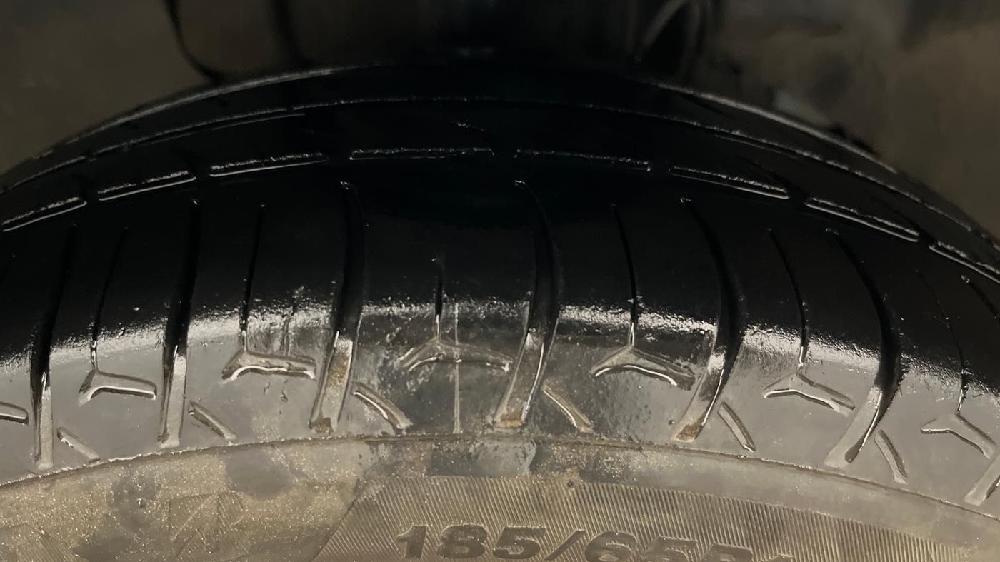 2017 Tata Tiago XZ PETROL, Petrol, Manual, 73,487 km, Right Front Tyre Tread
