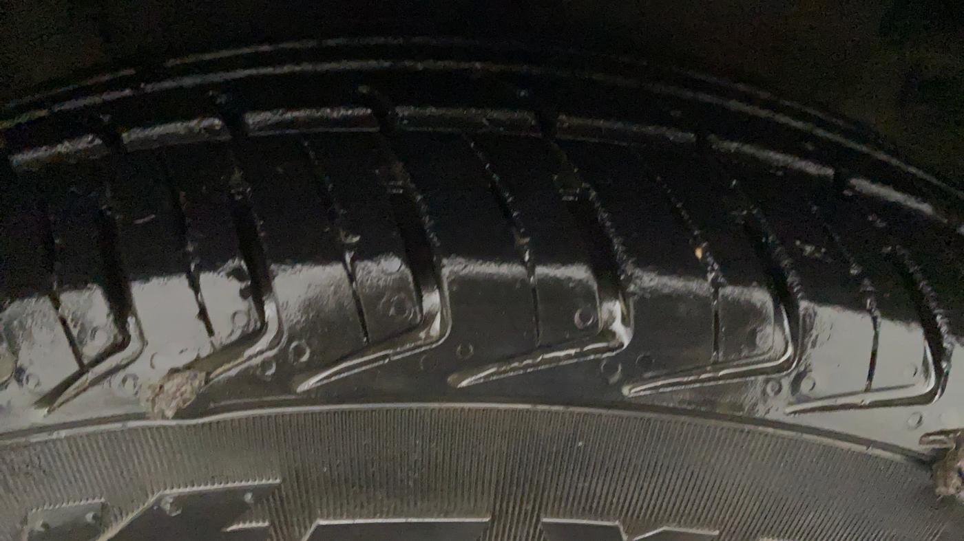 2010 Hyundai i10 SPORTZ 1.2, Petrol, Manual, 60,581 km, Right Front Tyre Tread