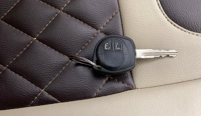 2013 Maruti Swift Dzire VDI, Diesel, Manual, 93,435 km, Key Close Up