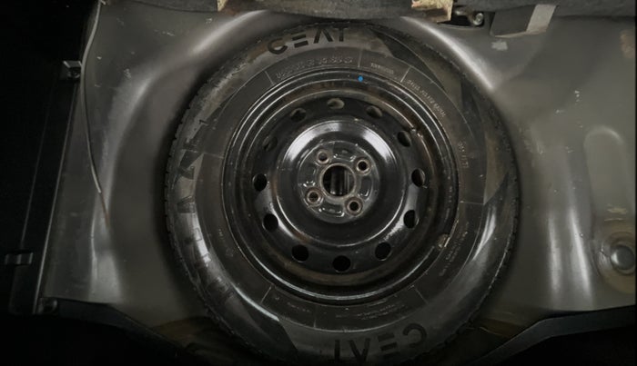 2016 Maruti Swift LXI (O), Petrol, Manual, 23,163 km, Spare Tyre