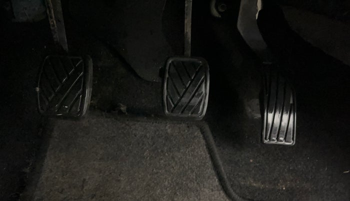 2016 Maruti Swift LXI (O), Petrol, Manual, 23,163 km, Pedals