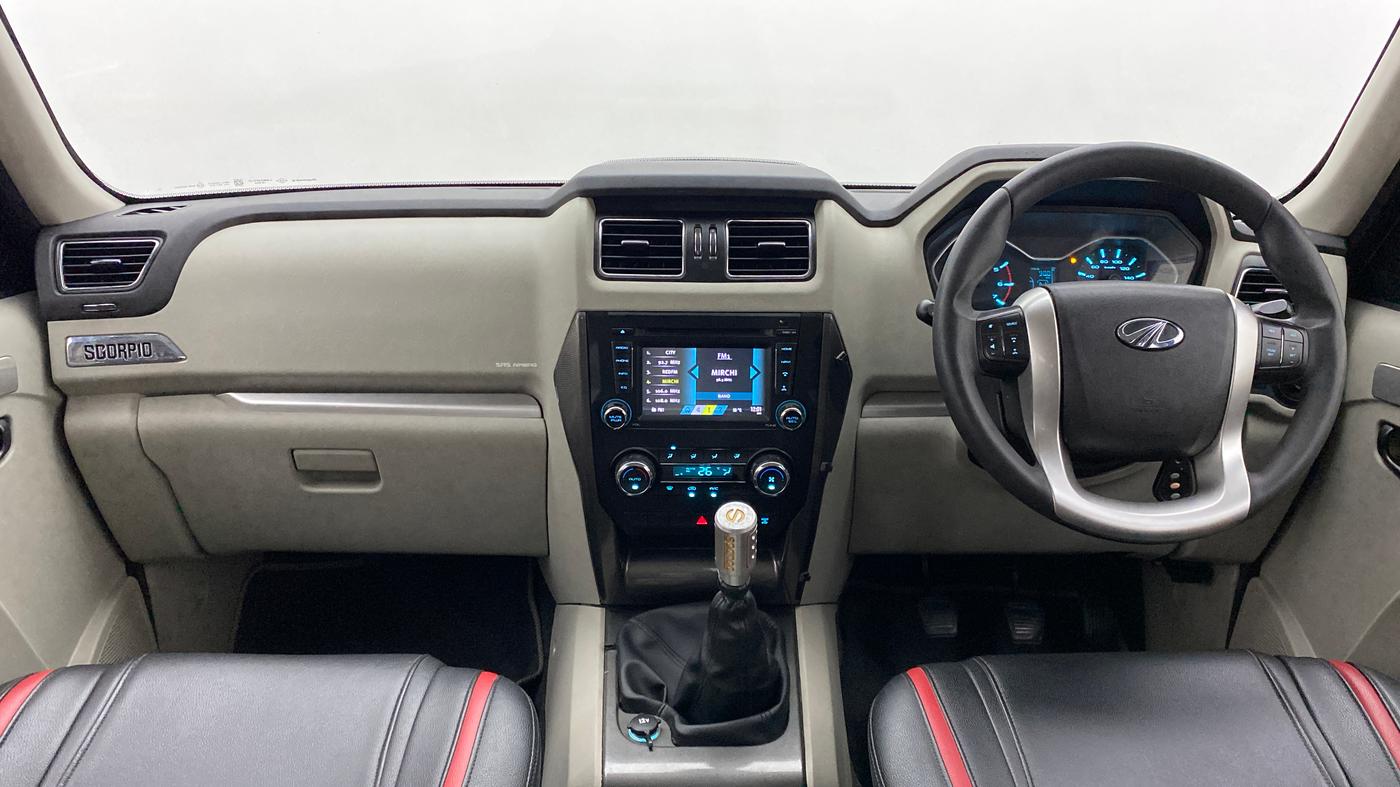 2014 Mahindra Scorpio S10, Diesel, Manual, 80,088 km, Dashboard