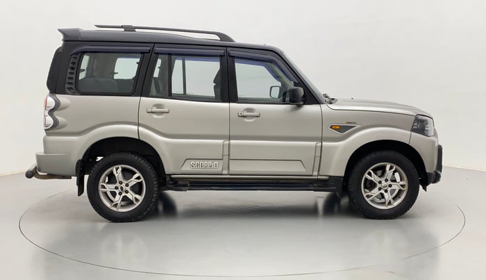 2014 Mahindra Scorpio S10, Diesel, Manual, 80,088 km, Right Side View