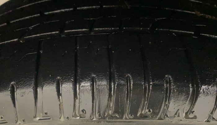 2017 Hyundai Creta SX PLUS 1.6 PETROL, Petrol, Manual, 80,913 km, Right Rear Tyre Tread