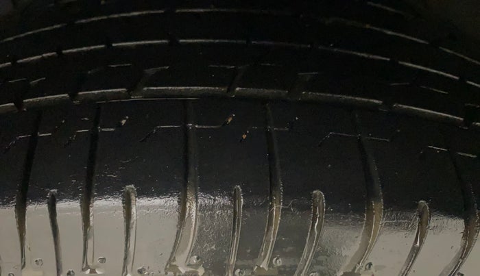 2017 Hyundai Creta SX PLUS 1.6 PETROL, Petrol, Manual, 80,913 km, Left Rear Tyre Tread