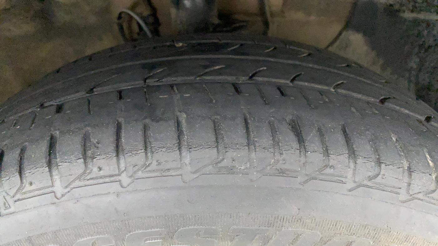 2017 Hyundai i20 Active 1.2 S, Petrol, Manual, 29,155 km, Right Front Tyre Tread