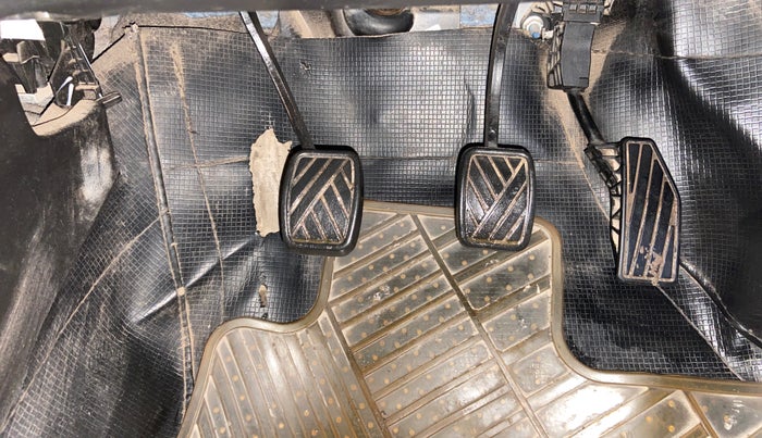 2017 Maruti Baleno DELTA PETROL 1.2, Petrol, Manual, 55,054 km, Pedals