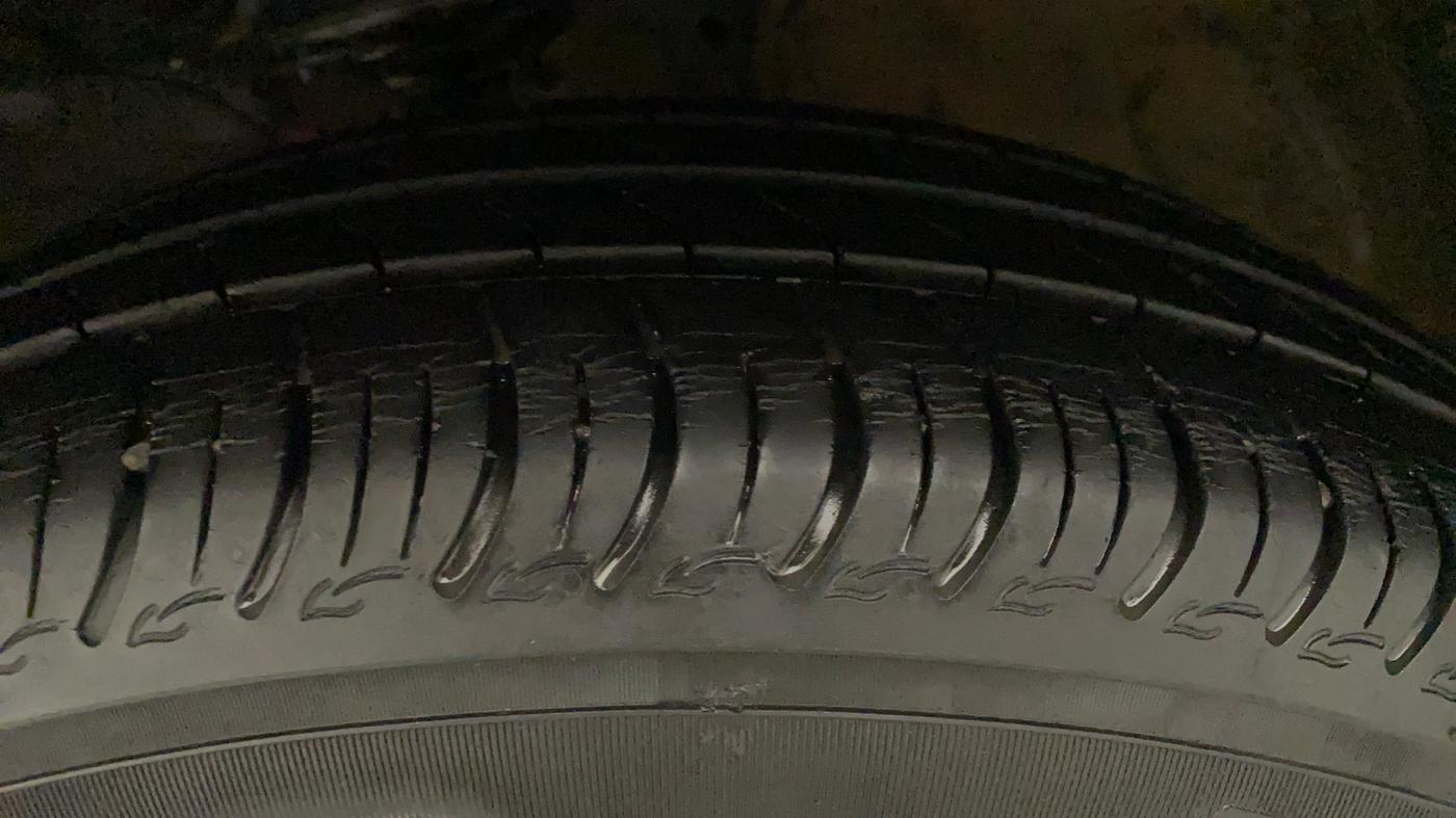 2020 Maruti S PRESSO VXI CNG, CNG, Manual, 26,321 km, Left Front Tyre Tread