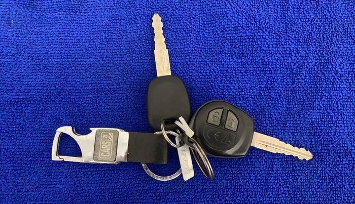 2020 Maruti S PRESSO VXI CNG, CNG, Manual, 26,321 km, Key Close Up
