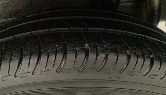 2020 Maruti S PRESSO VXI CNG, CNG, Manual, 26,321 km, Left Rear Tyre Tread