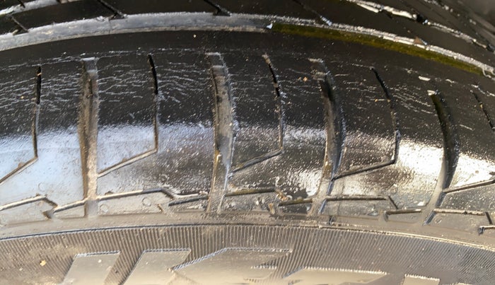 2020 Maruti S Cross ZETA AT 1.5, Petrol, Automatic, 19,943 km, Right Rear Tyre Tread