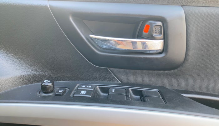 2020 Maruti S Cross ZETA AT 1.5, Petrol, Automatic, 19,943 km, Driver Side Door Panels Control