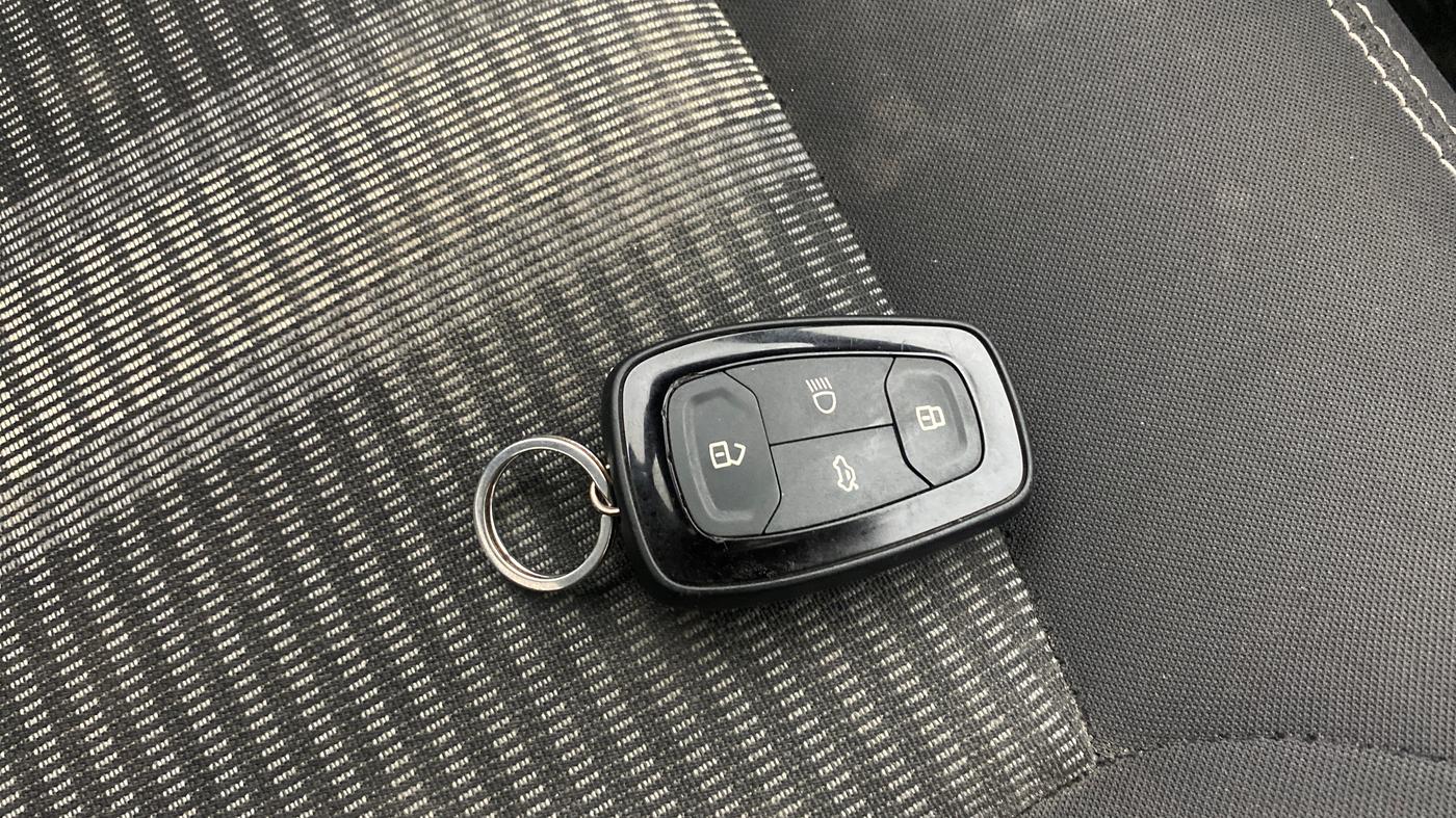 2022 Tata TIAGO NRG XZ MT, Petrol, Manual, 71,811 km, Key Close Up