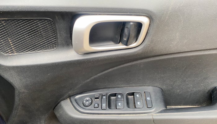 2019 Hyundai VENUE SX PLUS 1.0 TURBO DCT, Petrol, Automatic, 50 km, Driver Side Door Panels Control