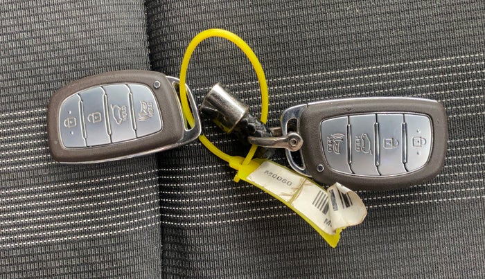 2019 Hyundai VENUE SX PLUS 1.0 TURBO DCT, Petrol, Automatic, 50 km, Key Close Up