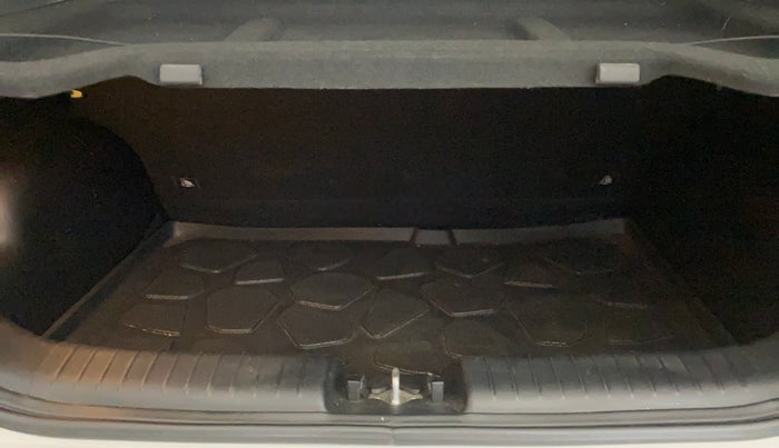 2023 Hyundai EXTER SX(O) 1.2 AMT, Petrol, Automatic, 31,536 km, Boot Inside