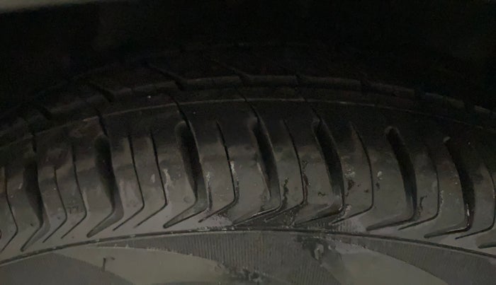 2019 Ford FREESTYLE AMBIENTE 1.2 PETROL, Petrol, Manual, 39,101 km, Right Front Tyre Tread