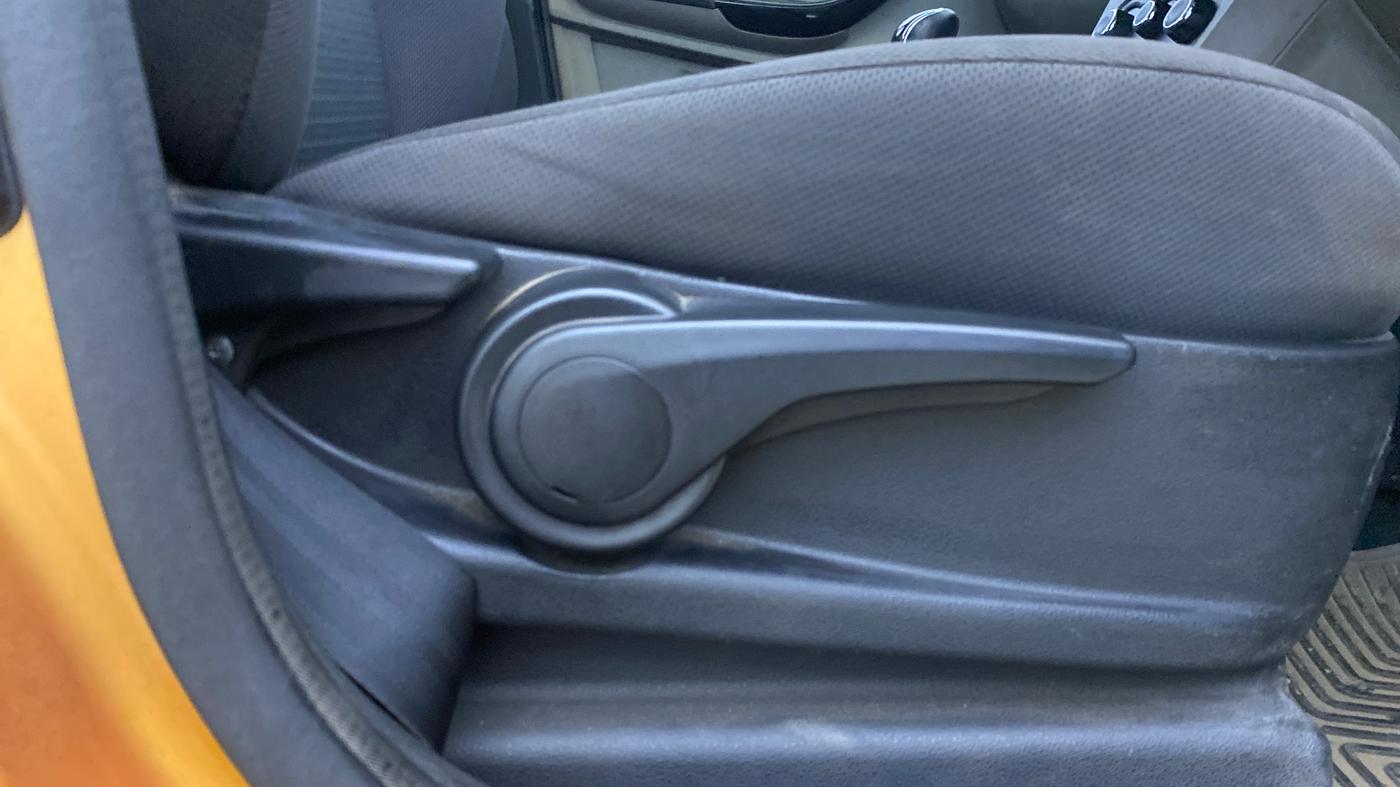 2016 Tata Tiago XZ PETROL, Petrol, Manual, 11,671 km, Driver Side Adjustment Panel
