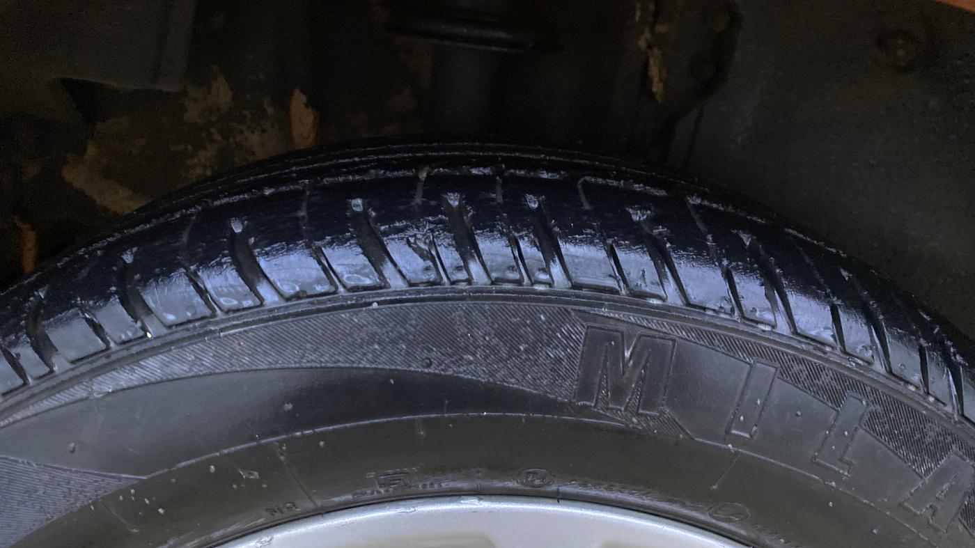 2016 Tata Tiago XZ PETROL, Petrol, Manual, 11,671 km, Right Rear Tyre Tread