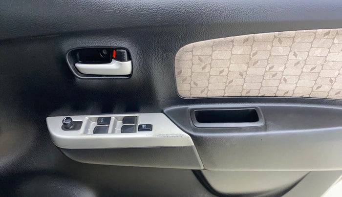 2015 Maruti Wagon R 1.0 VXI, Petrol, Manual, 98,766 km, Driver Side Door Panels Control