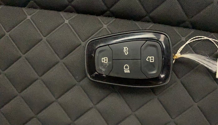 2020 Tata Harrier XT PLUS 2.0L KRYOTEC, Diesel, Manual, 95,400 km, Key Close Up