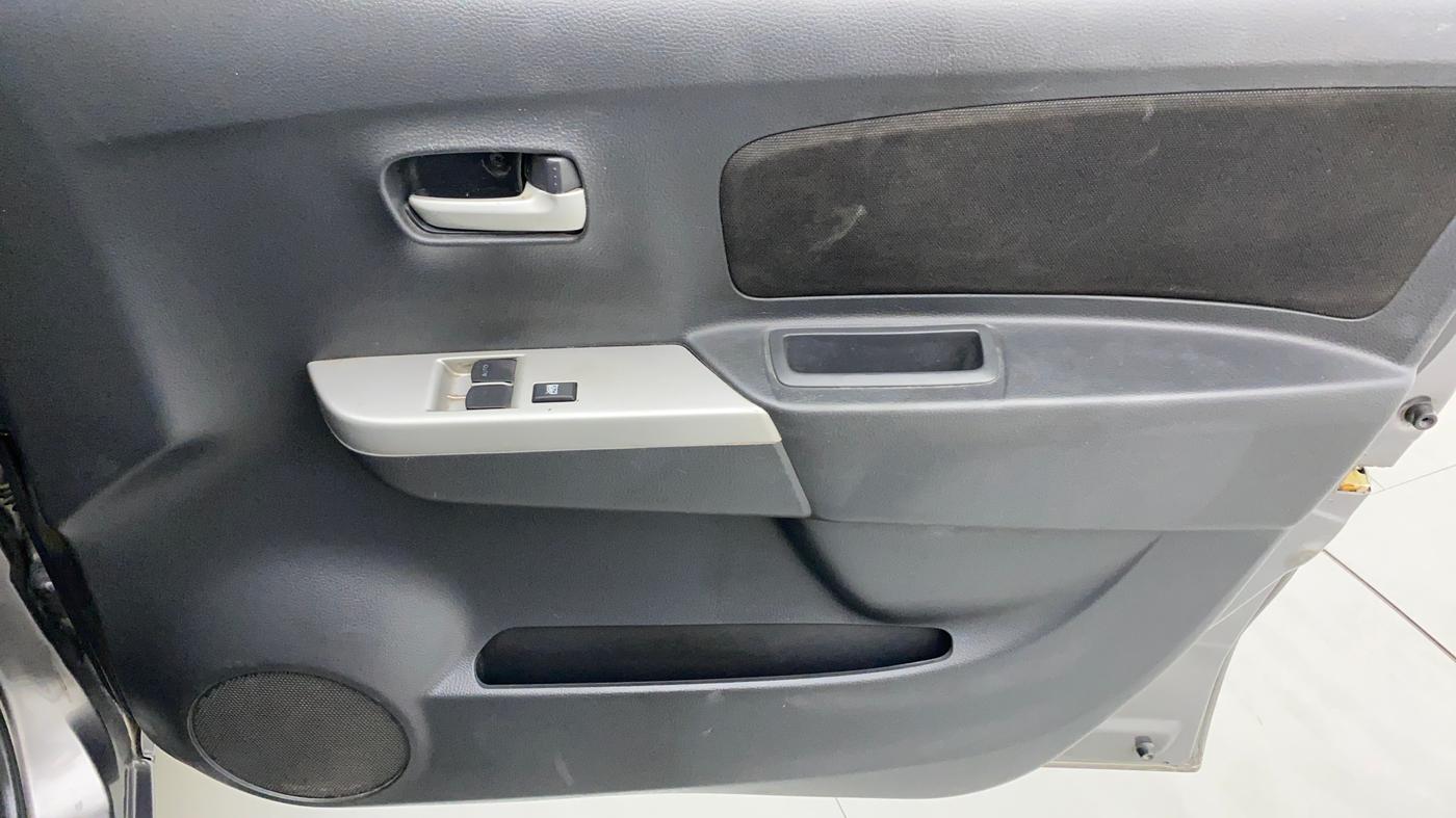 2012 Maruti Wagon R 1.0 LXI, Petrol, Manual, 35,307 km, Driver Side Door Panels Control