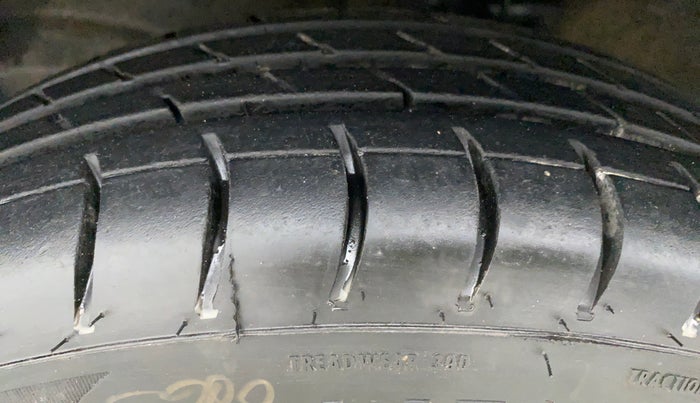 2012 Maruti Wagon R 1.0 LXI, Petrol, Manual, 35,307 km, Left Front Tyre Tread