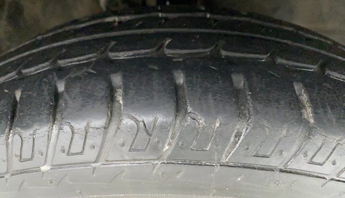 2012 Maruti Wagon R 1.0 LXI, Petrol, Manual, 35,307 km, Right Front Tyre Tread
