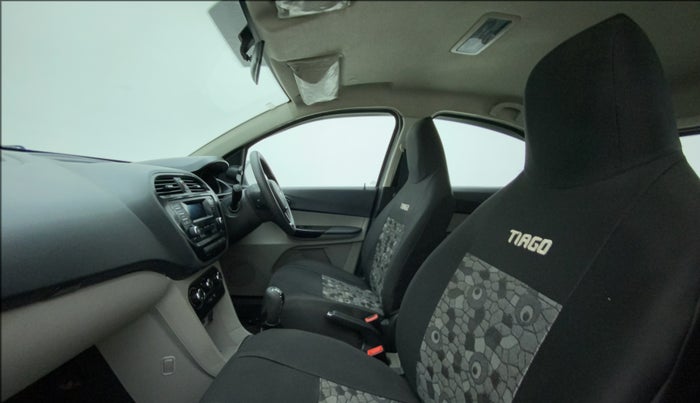 2018 Tata Tiago XT PETROL, Petrol, Manual, 23,564 km, Right Side Front Door Cabin