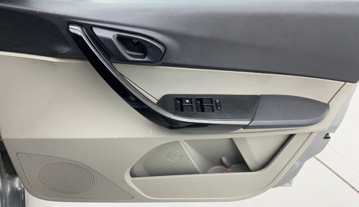 2018 Tata Tiago XT PETROL, Petrol, Manual, 23,564 km, Driver Side Door Panels Control