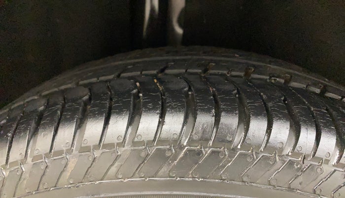 2017 Ford Ecosport TITANIUM 1.5L DIESEL, Diesel, Manual, 48,350 km, Right Rear Tyre Tread