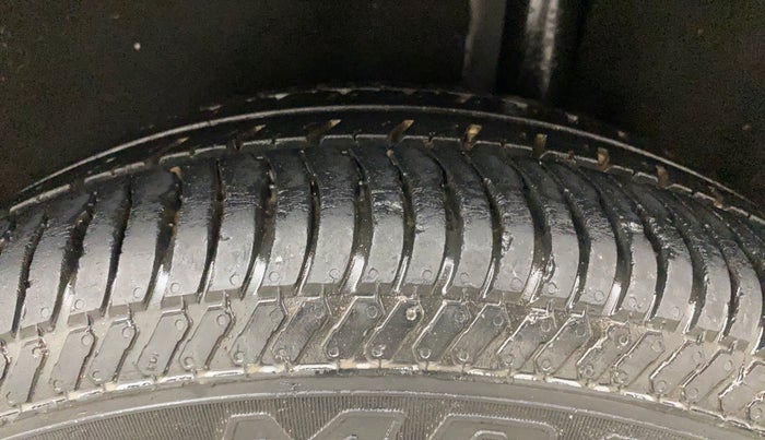 2017 Ford Ecosport TITANIUM 1.5L DIESEL, Diesel, Manual, 48,350 km, Left Rear Tyre Tread