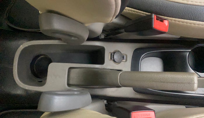 2012 Hyundai i10 SPORTZ 1.2, Petrol, Manual, 42,334 km, Driver Side Adjustment Panel