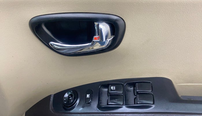 2012 Hyundai i10 SPORTZ 1.2, Petrol, Manual, 42,334 km, Driver Side Door Panels Control