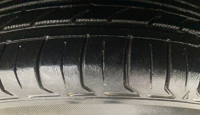 2012 Hyundai i10 SPORTZ 1.2, Petrol, Manual, 42,334 km, Left Front Tyre Tread