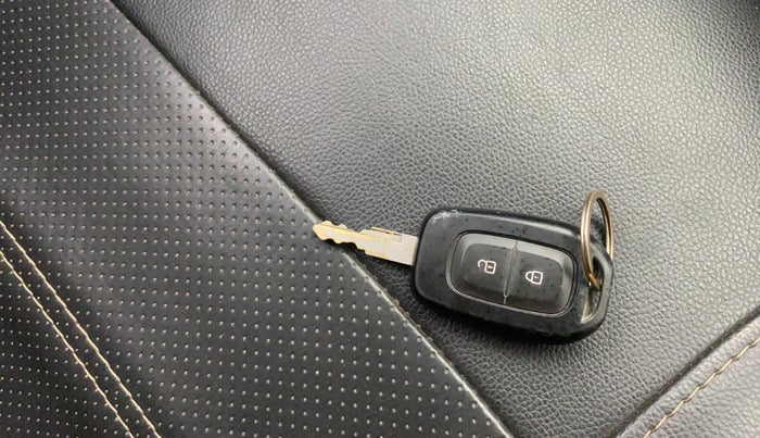 2019 Renault Kwid CLIMBER 1.0 AMT, Petrol, Automatic, 72,955 km, Key Close Up