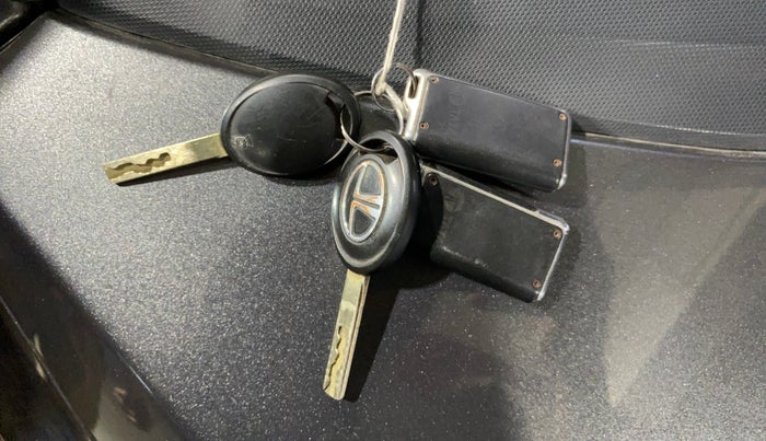 2021 Tata Tiago XE PETROL, Petrol, Manual, 37,330 km, Key Close Up