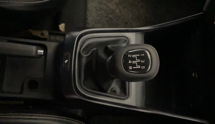 2023 Tata ALTROZ XM PLUS SUNROOF, Petrol, Manual, 23,443 km, Gear Lever