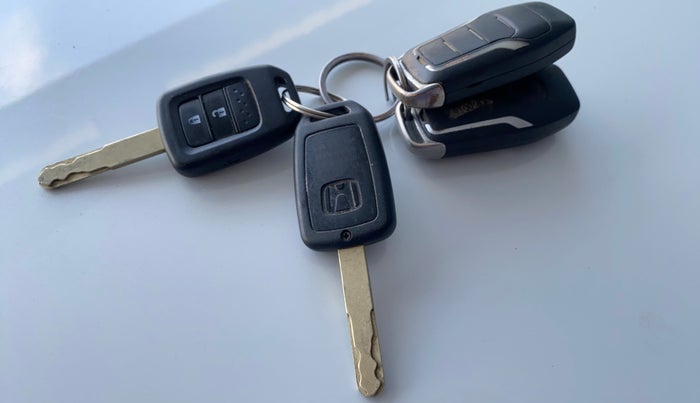 2020 Honda Amaze 1.2L I-VTEC E, Petrol, Manual, 42,078 km, Key Close Up