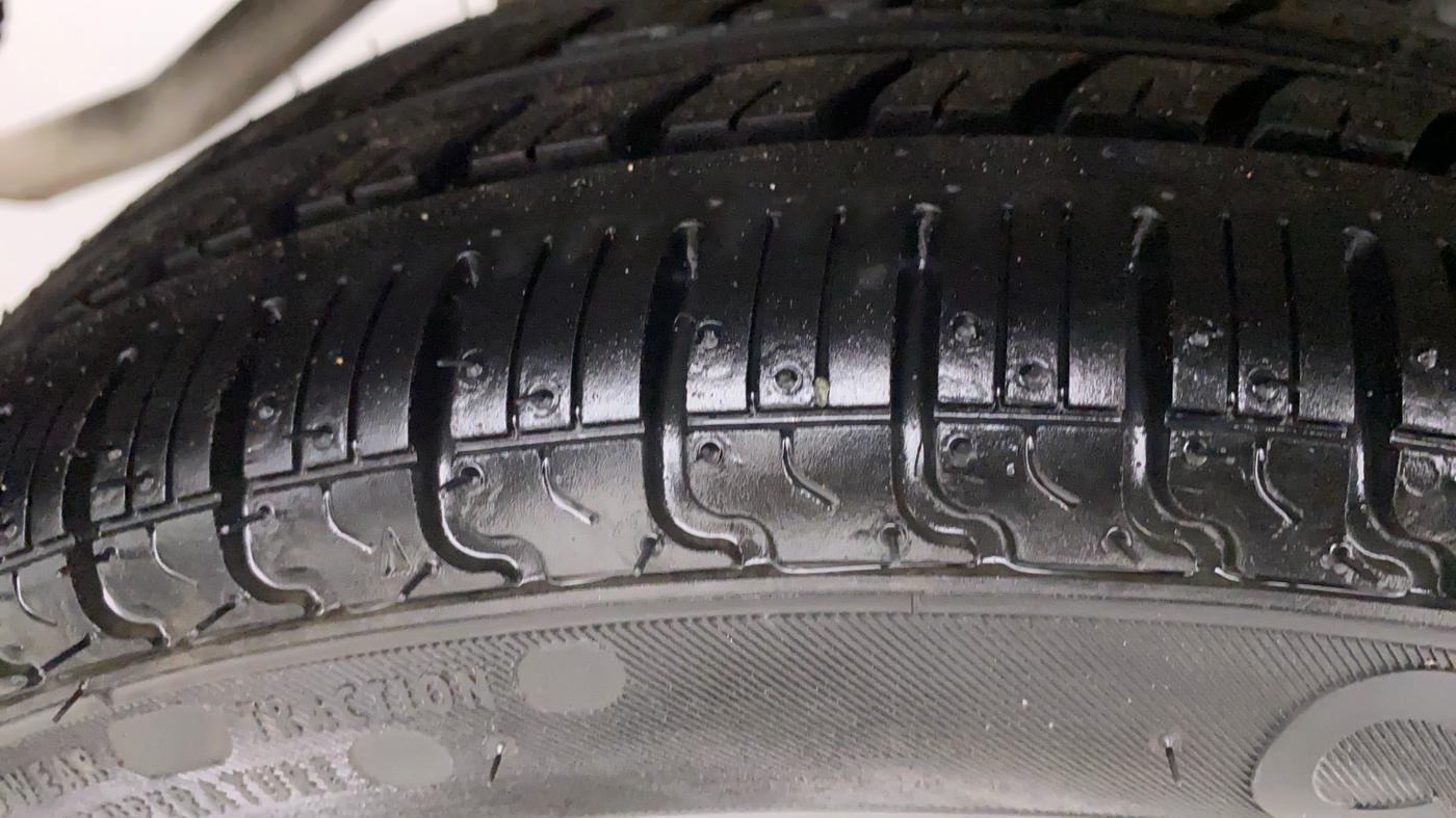 2009 Maruti Zen Estilo VXI, Petrol, Manual, 44,859 km, Right Rear Tyre Tread