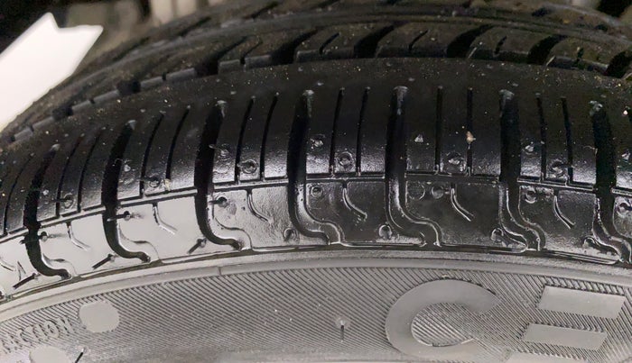 2009 Maruti Zen Estilo VXI, Petrol, Manual, 44,859 km, Right Front Tyre Tread