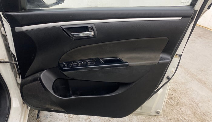 2016 Maruti Swift VXI, Petrol, Manual, 62,041 km, Driver Side Door Panels Control