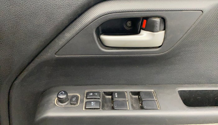 2019 Maruti New Wagon-R ZXI 1.2, CNG, Manual, 74,843 km, Driver Side Door Panels Control