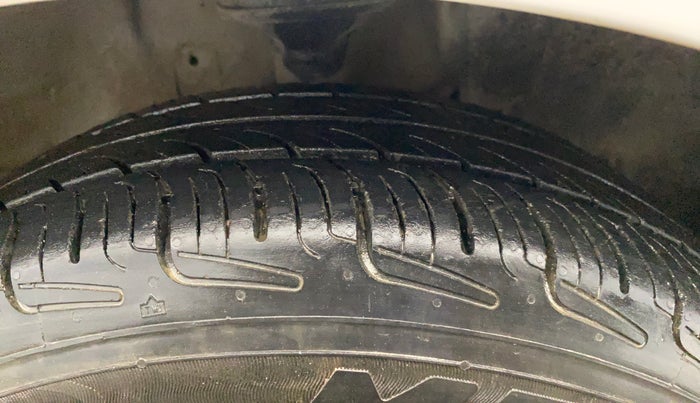 2019 Maruti New Wagon-R ZXI 1.2, CNG, Manual, 74,843 km, Right Front Tyre Tread
