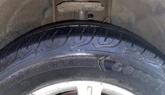 2016 Tata Tiago XZ PETROL, Petrol, Manual, 26,162 km, Right Front Tyre Tread