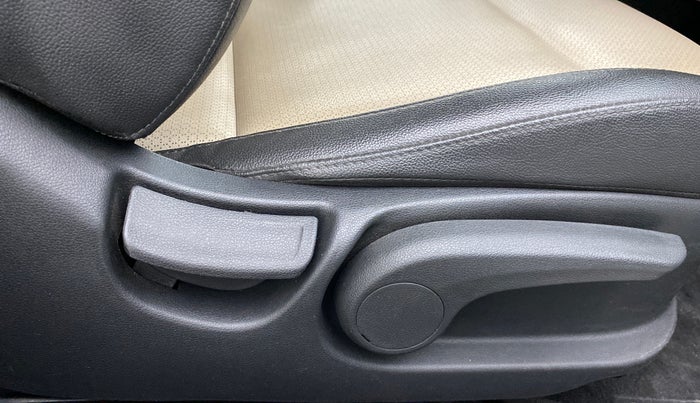 2019 Hyundai Verna 1.6 SX VTVT AT (O), Petrol, Automatic, 45,066 km, Driver Side Adjustment Panel
